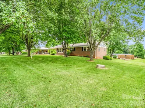 151 Woodside Drive Forest City NC 28043