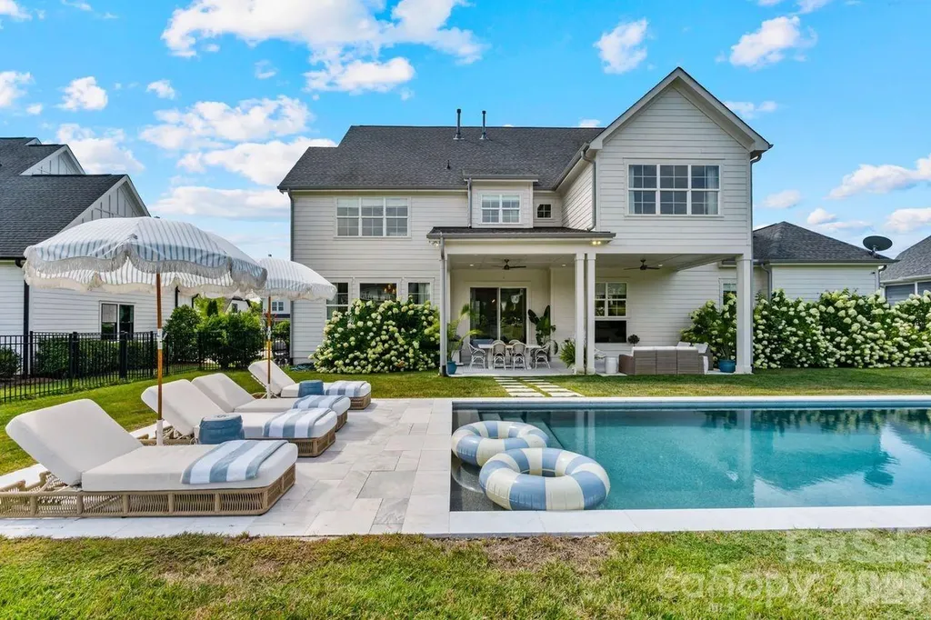 11113 Benjamin Smith Avenue Huntersville NC 28078