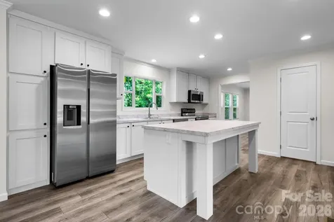 4960 Berkley Street Morganton NC 28655