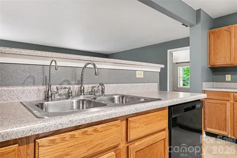 3800 Shasta Circle Clover SC 29710