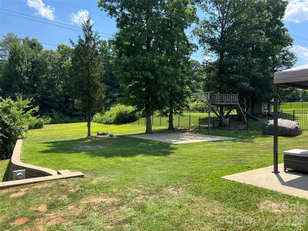 1106 Brookdale Lane Stanley NC 28164