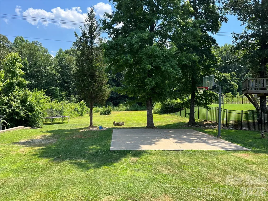 1106 Brookdale Lane Stanley NC 28164