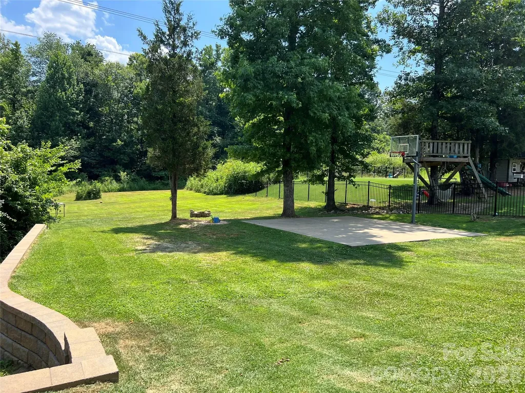 1106 Brookdale Lane Stanley NC 28164