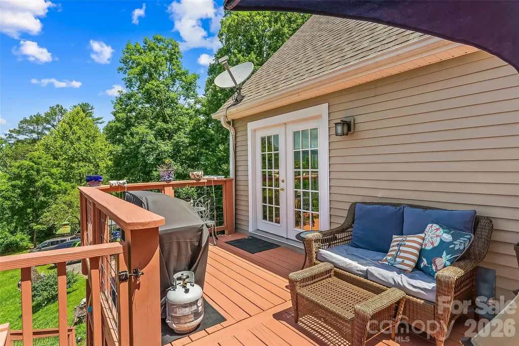 70 Heslar Way Marshall NC 28753