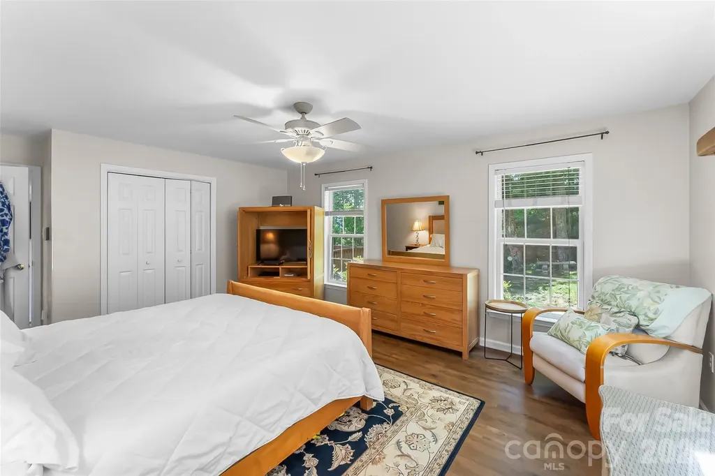 70 Heslar Way Marshall NC 28753