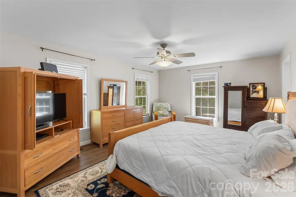 70 Heslar Way Marshall NC 28753