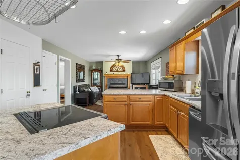 70 Heslar Way Marshall NC 28753