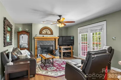 70 Heslar Way Marshall NC 28753