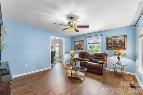 70 Heslar Way Marshall NC 28753