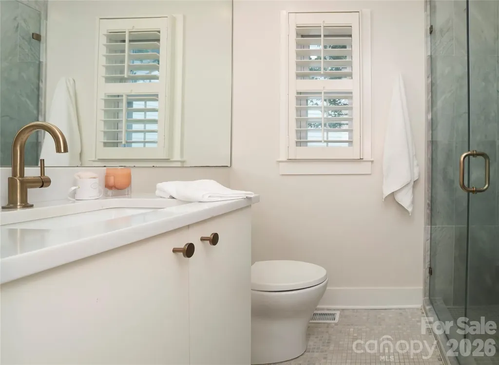 1972 Lynnwood Drive Charlotte NC 28209