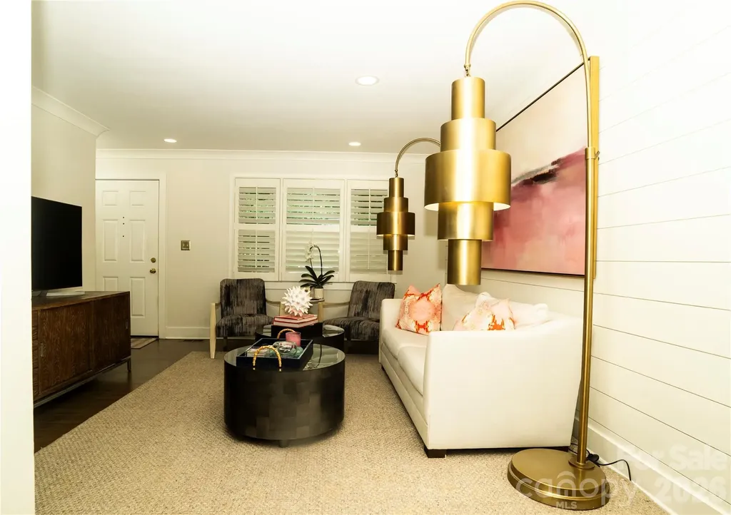 1972 Lynnwood Drive Charlotte NC 28209