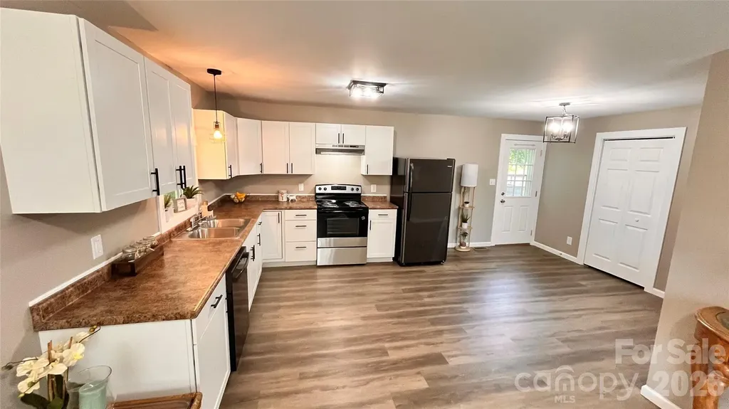 4009 Smokey Creek Road Lenoir NC 28645