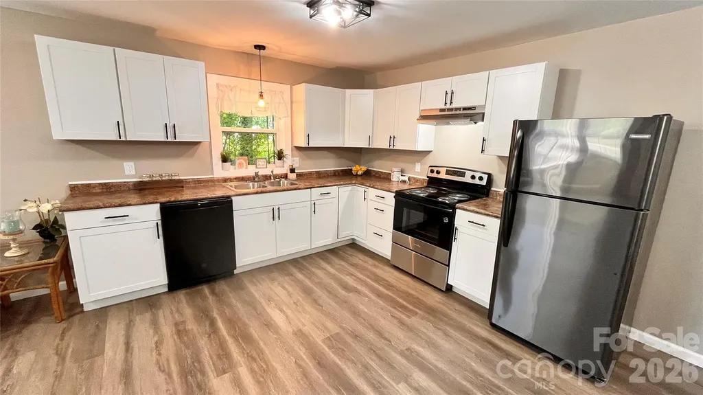 4009 Smokey Creek Road Lenoir NC 28645