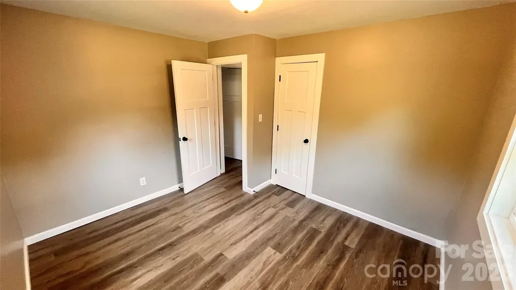 4009 Smokey Creek Road Lenoir NC 28645