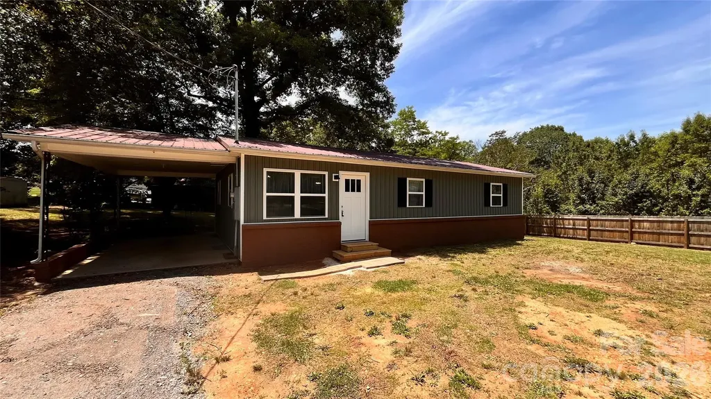 4009 Smokey Creek Road Lenoir NC 28645