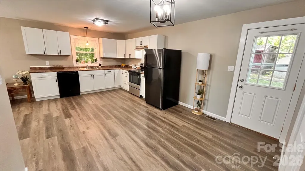 4009 Smokey Creek Road Lenoir NC 28645