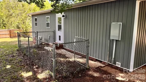 4009 Smokey Creek Road Lenoir NC 28645