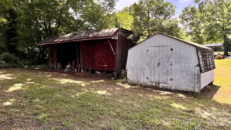 4009 Smokey Creek Road Lenoir NC 28645