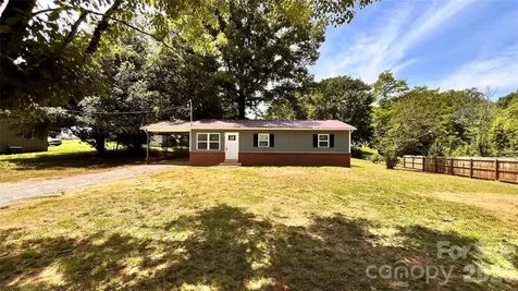 4009 Smokey Creek Road Lenoir NC 28645