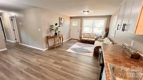 4009 Smokey Creek Road Lenoir NC 28645