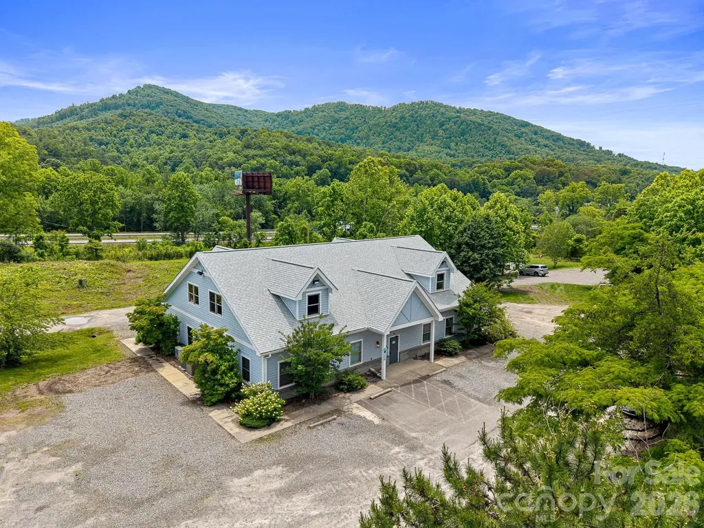 14 Mimidis Lane Swannanoa NC 28778