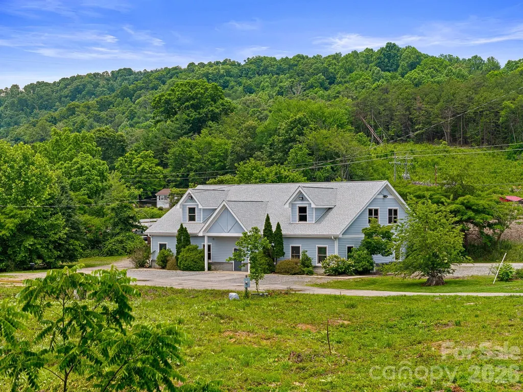 14 Mimidis Lane Swannanoa NC 28778