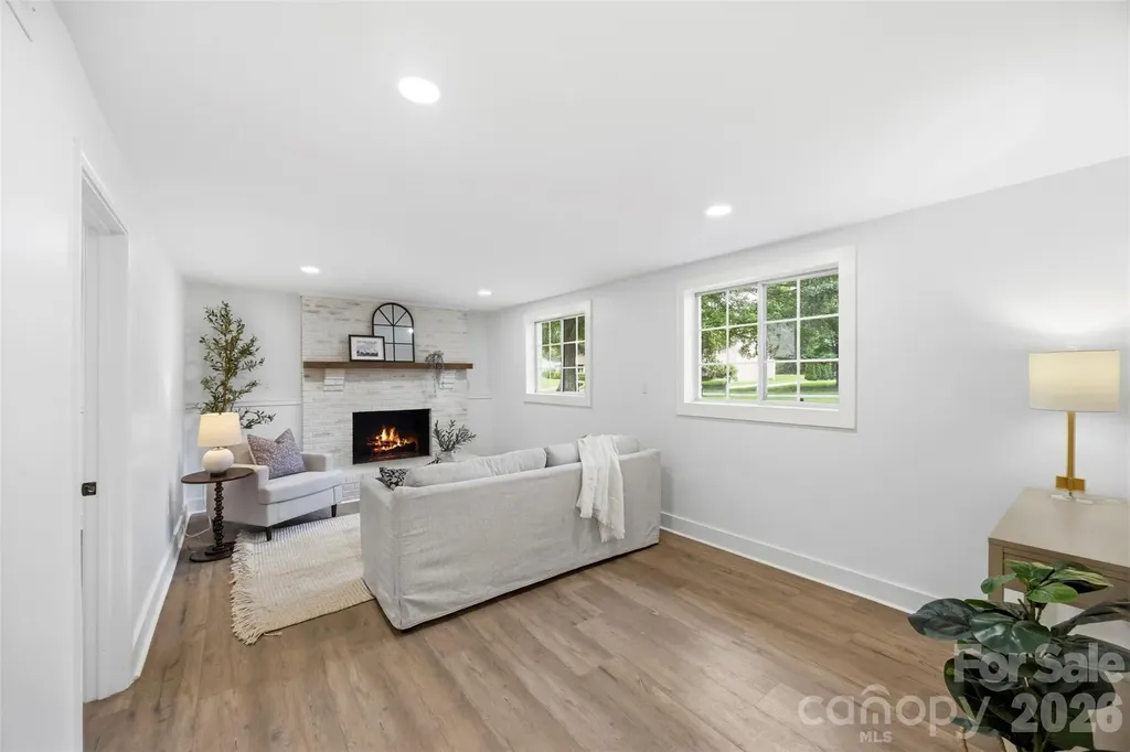 5903 Carpenter Drive Charlotte NC 28226