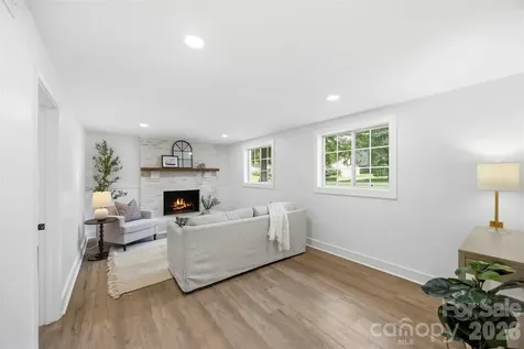 5903 Carpenter Drive Charlotte NC 28226
