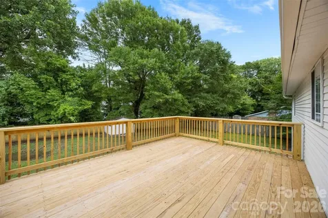 5903 Carpenter Drive Charlotte NC 28226