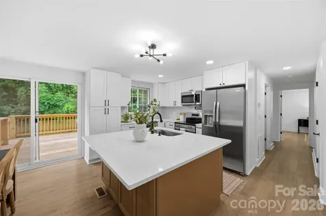 5903 Carpenter Drive Charlotte NC 28226