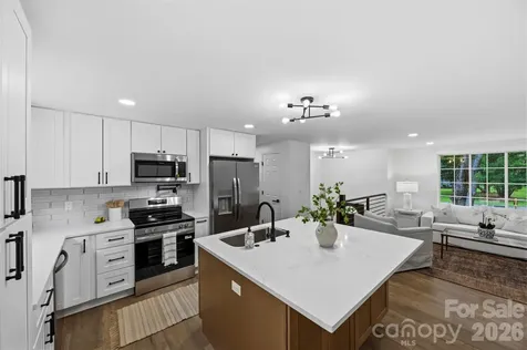 5903 Carpenter Drive Charlotte NC 28226