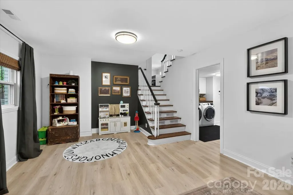 1910 Wensley Drive Charlotte NC 28210