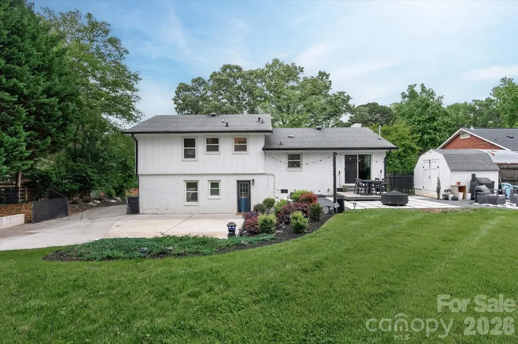 1910 Wensley Drive Charlotte NC 28210