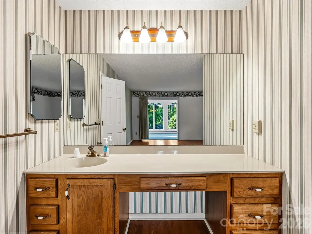 126 Surry Lane Hendersonville NC 28791