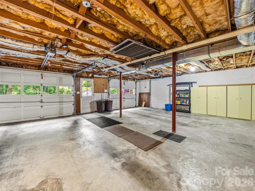 126 Surry Lane Hendersonville NC 28791