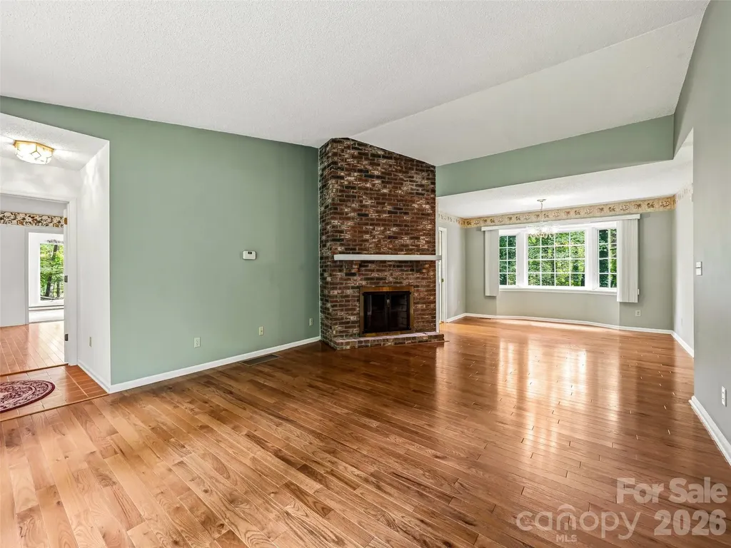 126 Surry Lane Hendersonville NC 28791