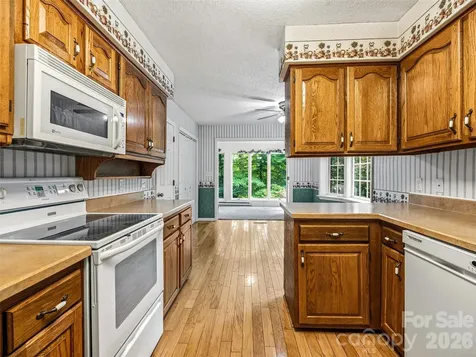 126 Surry Lane Hendersonville NC 28791