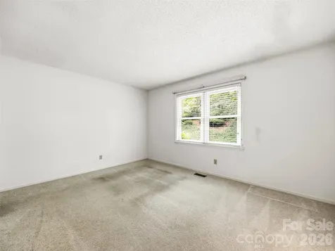 126 Surry Lane Hendersonville NC 28791
