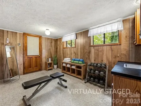126 Surry Lane Hendersonville NC 28791