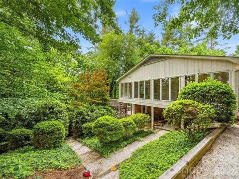 126 Surry Lane Hendersonville NC 28791