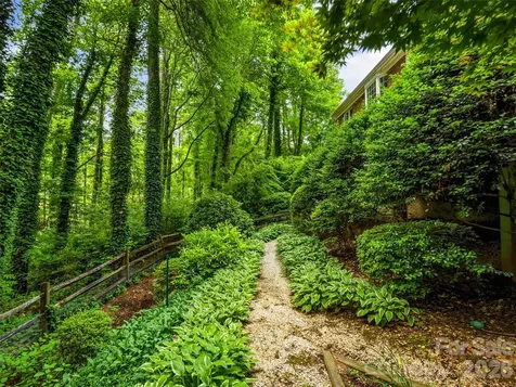 126 Surry Lane Hendersonville NC 28791