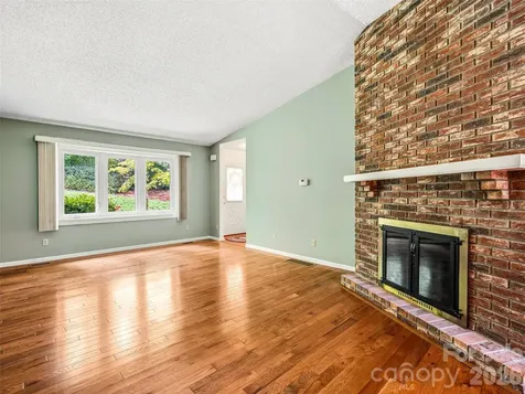126 Surry Lane Hendersonville NC 28791