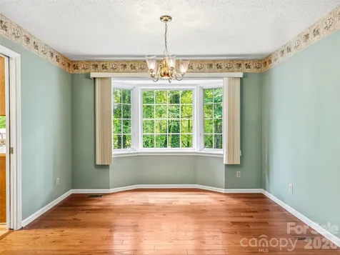 126 Surry Lane Hendersonville NC 28791