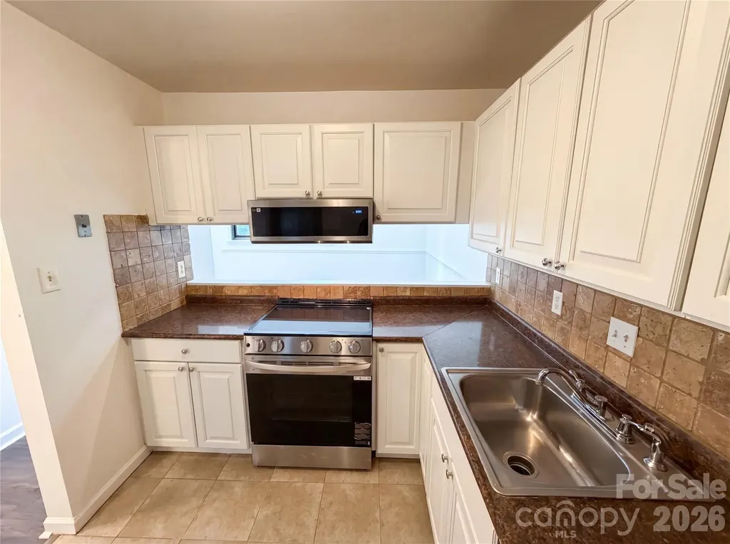 1625 Merry Oaks Road Charlotte NC 28205