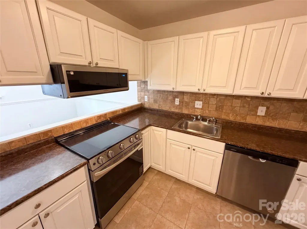 1625 Merry Oaks Road Charlotte NC 28205