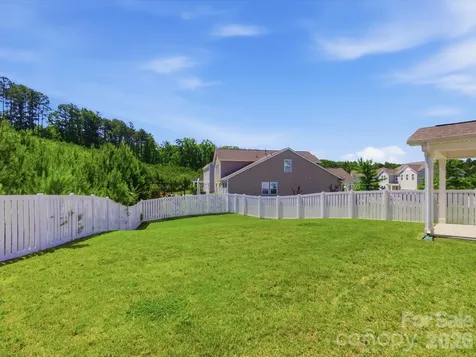 17033 Carolina Pine Row Charlotte NC 28278