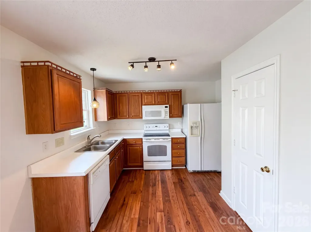 1841 Mission Oaks Street Kannapolis NC 28083