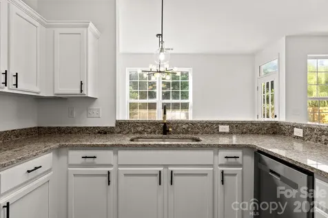 14426 Arlandes Drive Charlotte NC 28278
