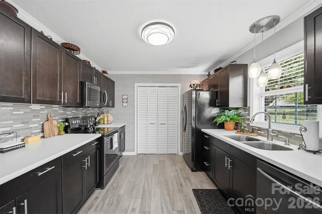 2104 Sheffield Court NW Conover NC 28613