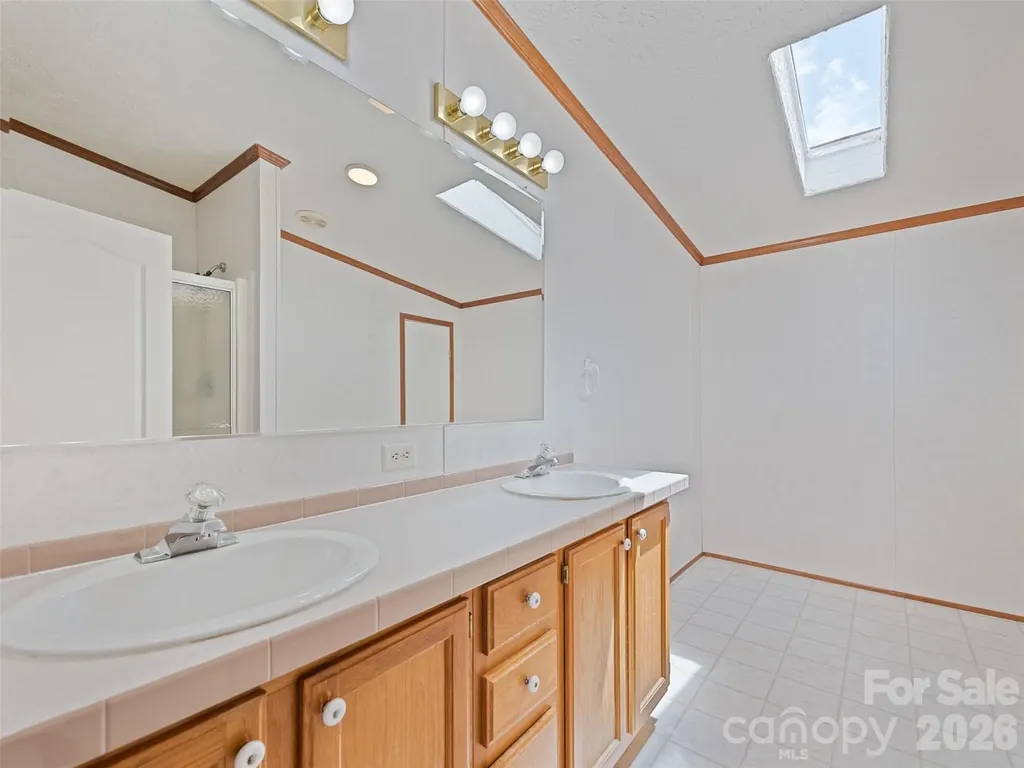 25 Lester Lane Waynesville NC 28785